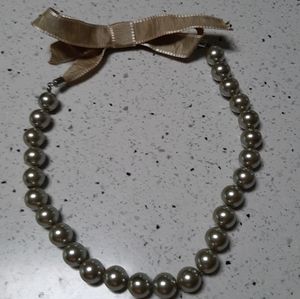 Pretty faux pearl necklace with ribbon